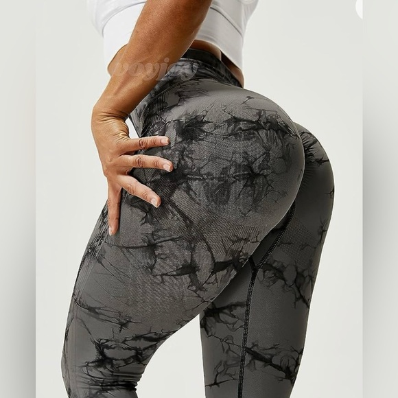 NEW VOYJOY Tie Dye Seamless Leggings, High Waist Yoga Pants, Scrunch Butt. - Picture 3 of 5